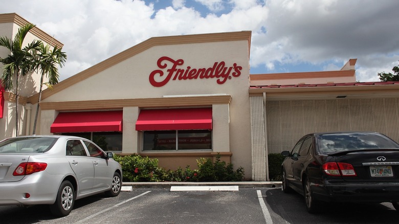 A Friendly's restaurant