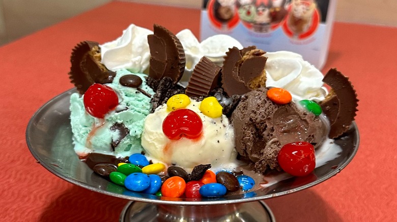 Friendly's The Joe Sundae