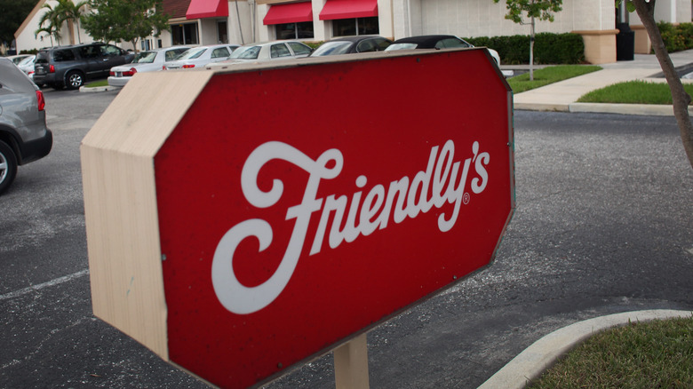 Friendly's small sign