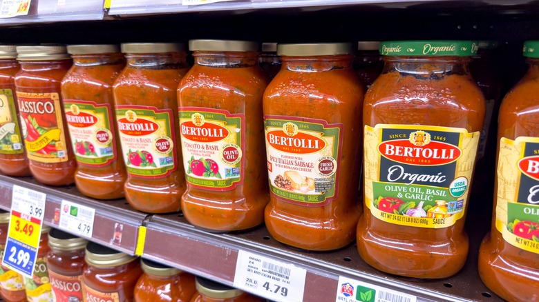 jars of pasta sauce on grocery shelf