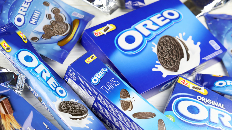 different varieties of oreos