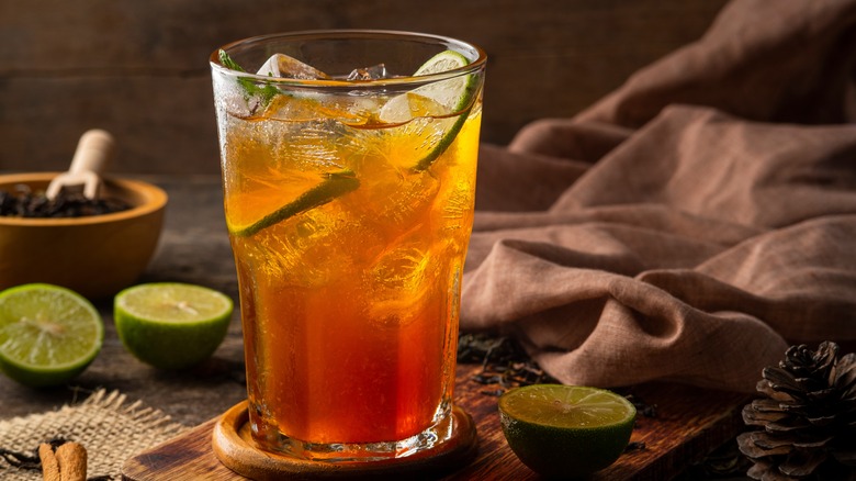 Glass of iced tea with lime