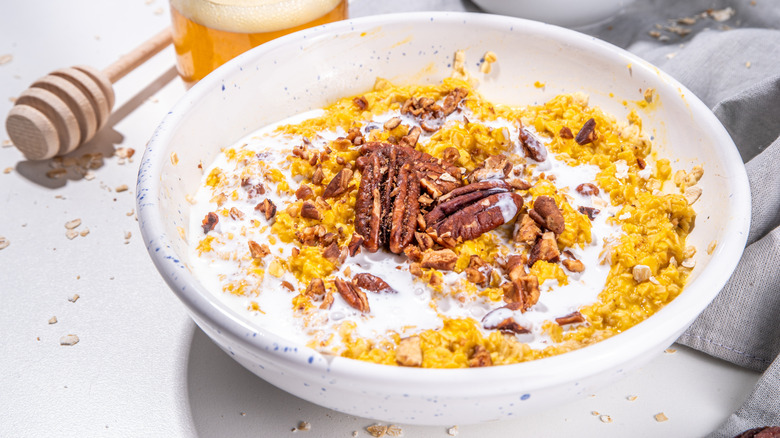 Bowl of pumpkin pie oatmeal