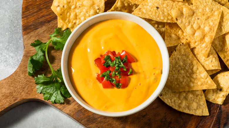 Bowl of queso and chips