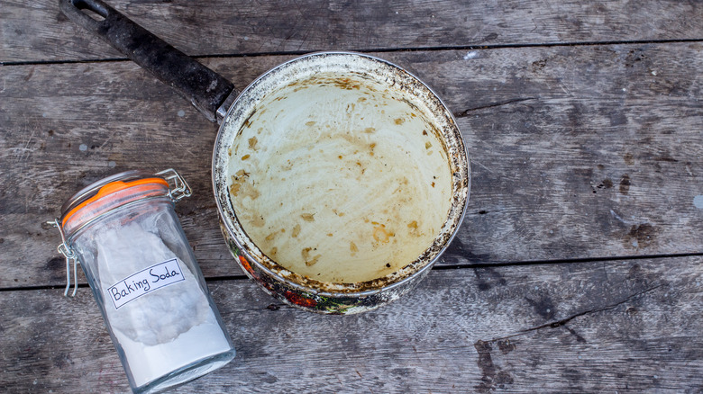 baking soda paste in pan