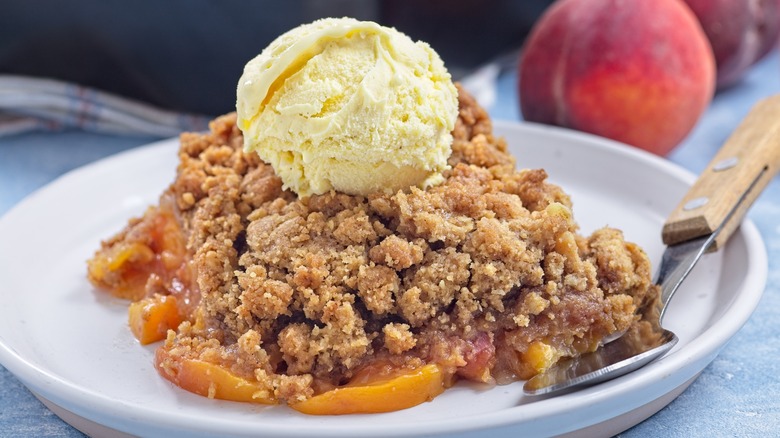 Peach cobbler with ice cream