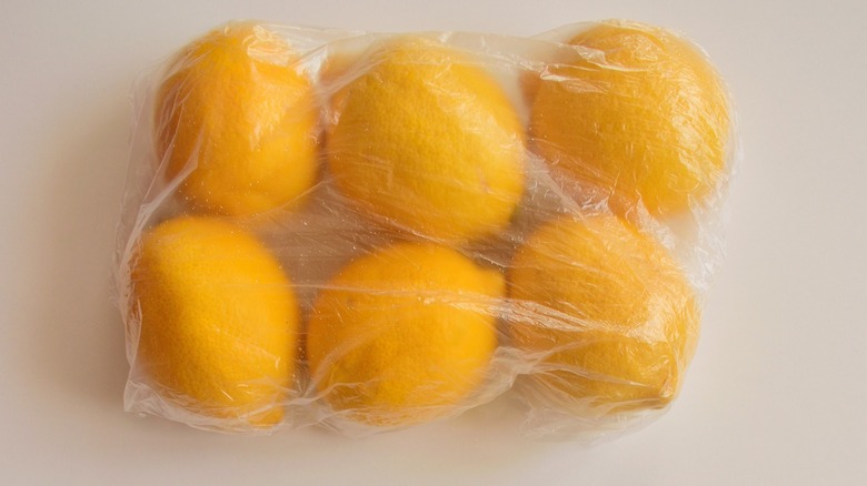 six whole lemons in a bag 