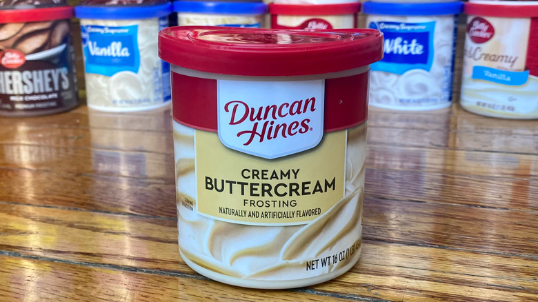 Duncan Hines Creamy Buttercream can