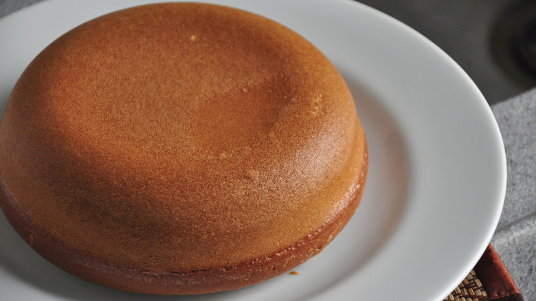 a yellow cake that was baked in a rice cooker