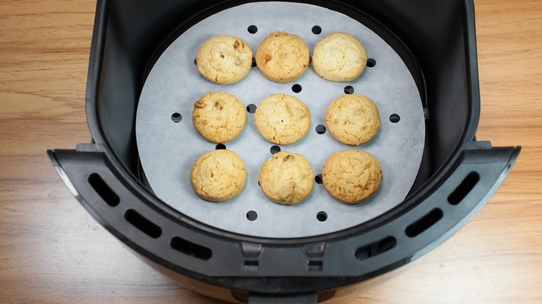 cookies in air fryer basket