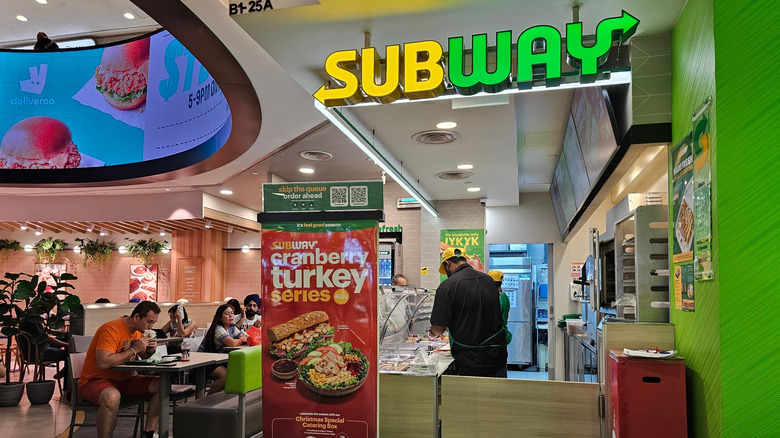 Exterior of a Subway restaurant