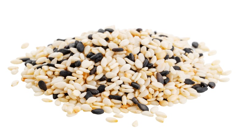 Pile of black and white sesame seeds