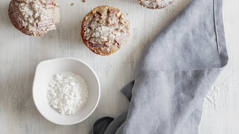 powered sugar and cookies