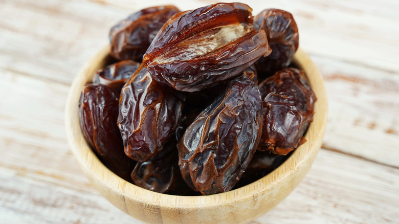 Bowl of dates