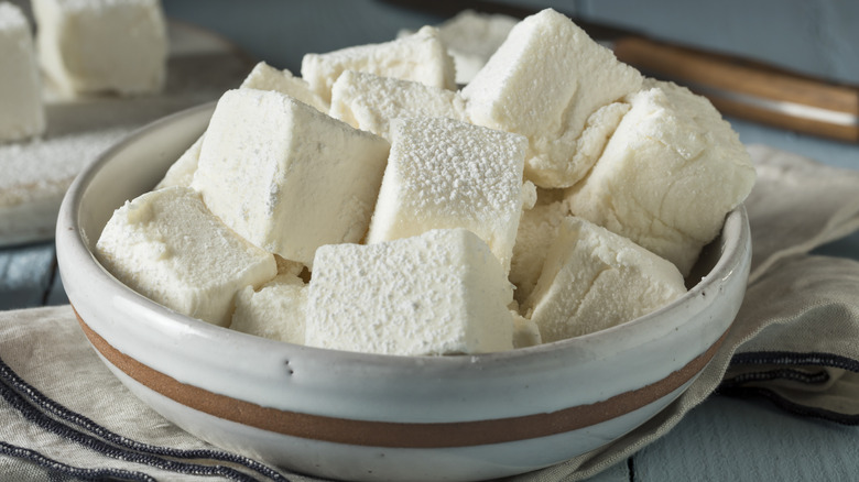 Homemade square marshmallows