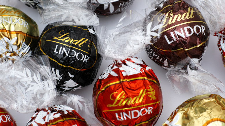 Variety of Lindt Lindor truffles