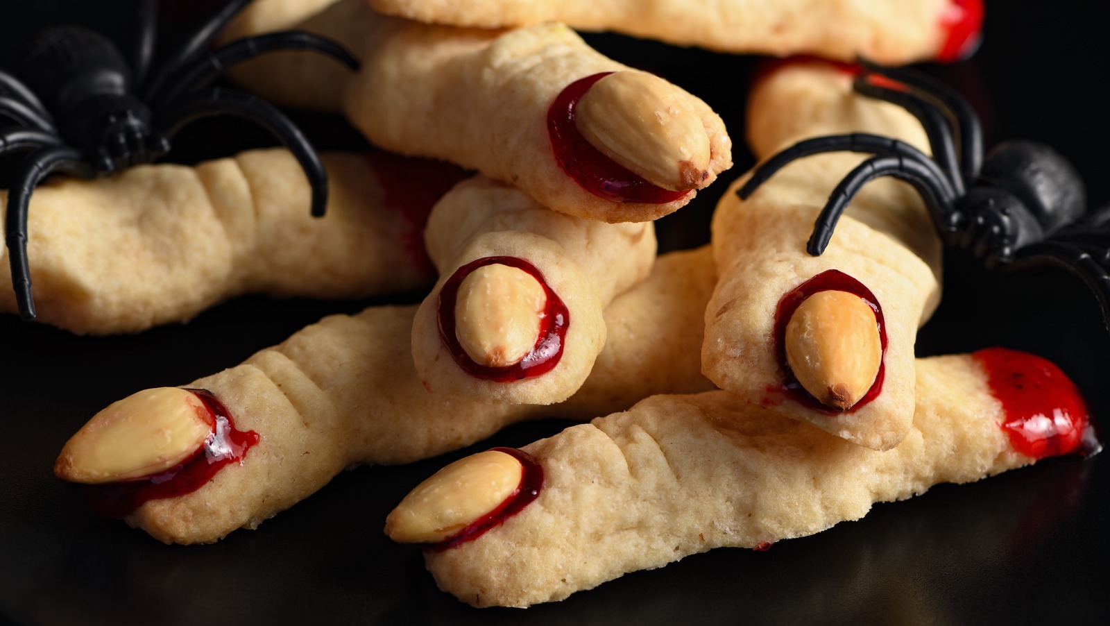 Make Creepy Halloween Finger Hot Dogs (If You Dare)