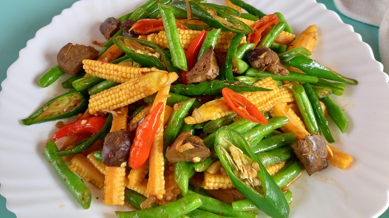 Stir-fry with green beans