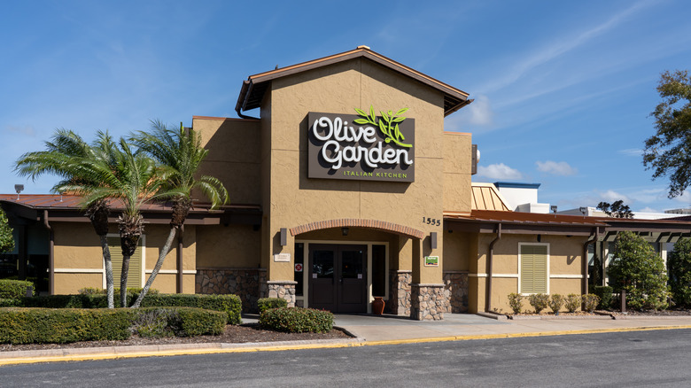 Exterior of an Olive Garden restaurant