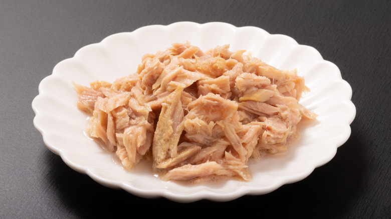 Canned tuna on plate