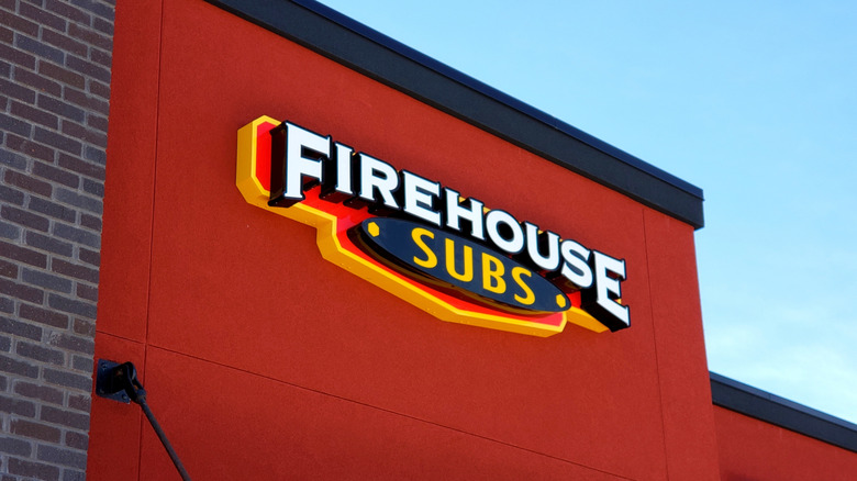 firehouse subs building sign