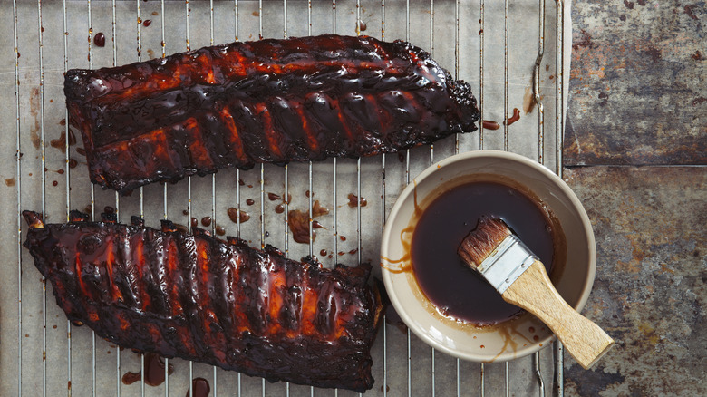 Ribs and BBQ sauce