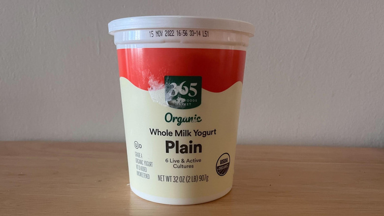 365 Organic Yogurt container