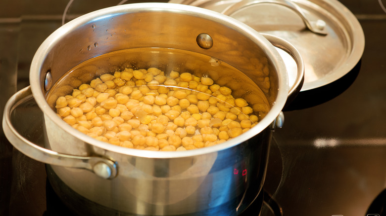 chickpeas in a pan of water