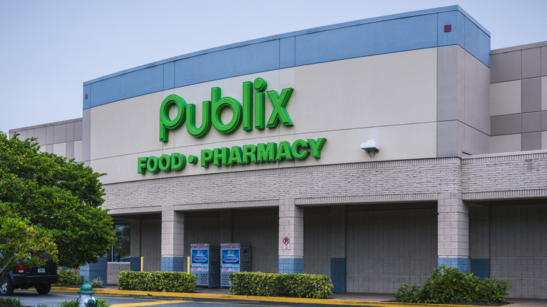 The outside of a Publix