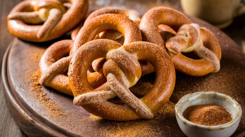 soft pretzels with pumpkin spice