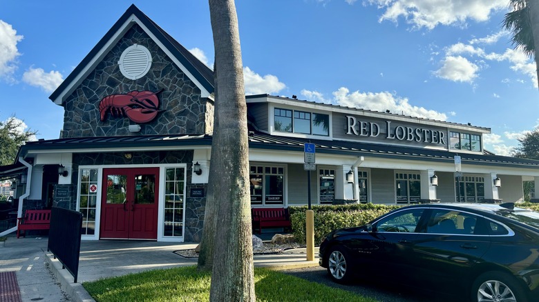 exterior of Red Lobster