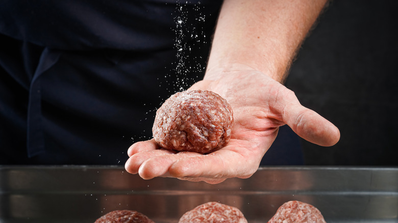 salting burger beef ball