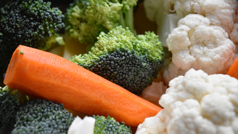 a pile of broccoli, cauliflower and carrots, close-up