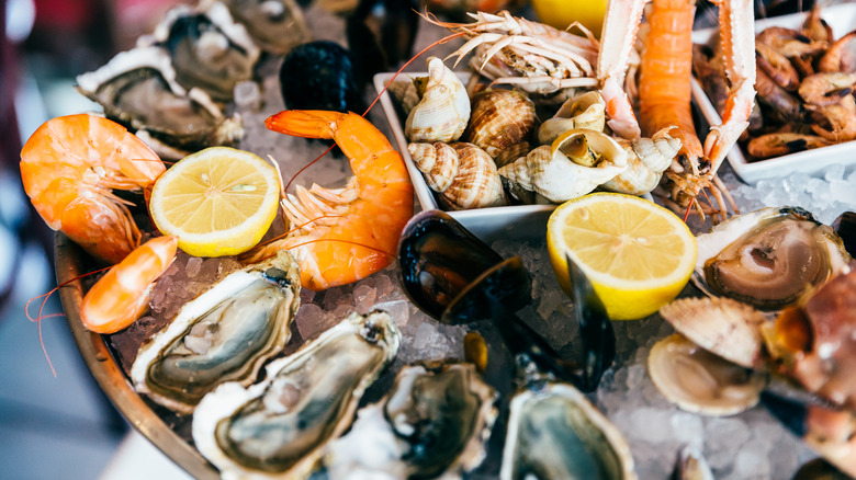 seafood platter on ice