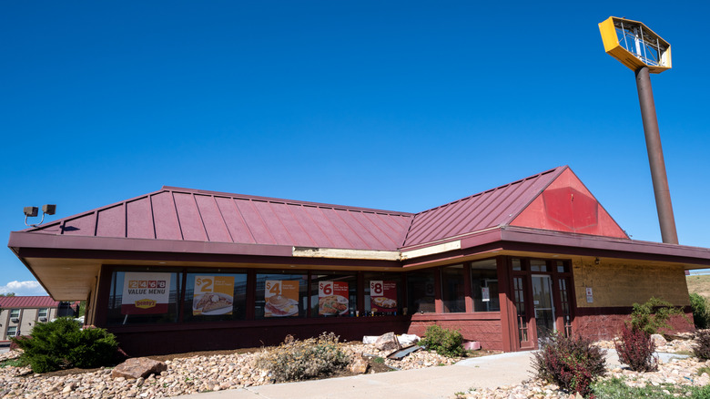 Abandoned Denny's building