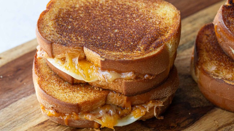 whole pulled pork grilled cheese sandwiches