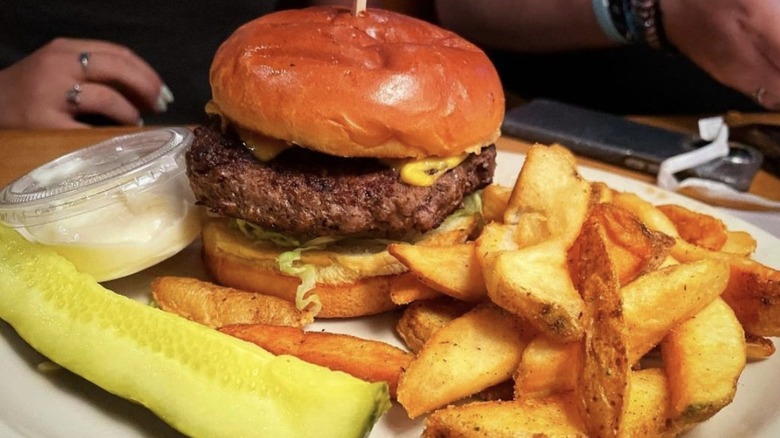 The All-American Cheeseburger from Texas Roadhouse