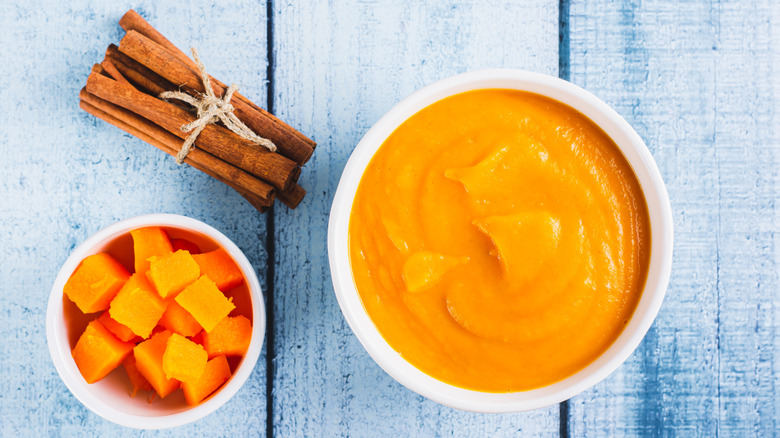 pumpkin puree in bowl