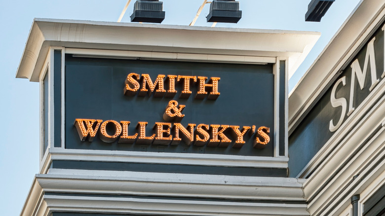 Smith & Wollensky's outdoor sign