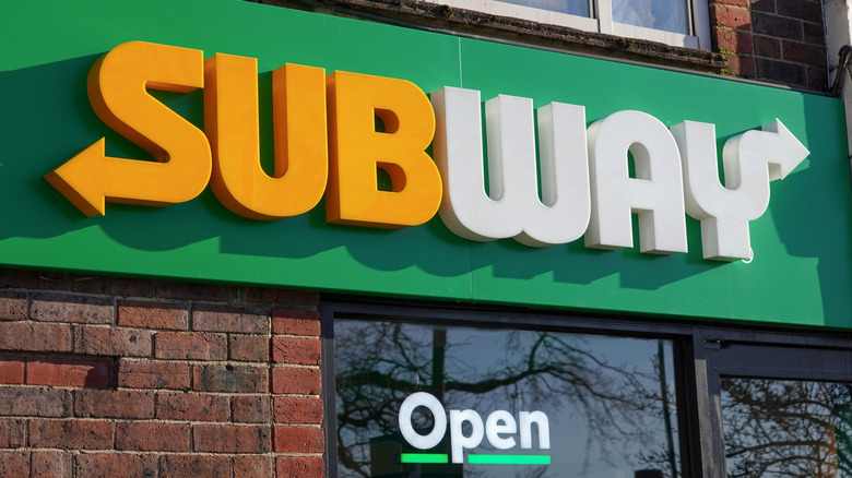 Subway restaurant exterior sign