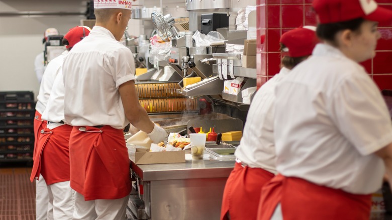 in-n-out workers