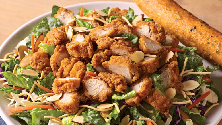 Applebee's Oriental Chicken Salad with breadstick