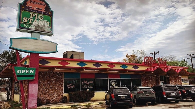 Pig Stand San Antonio restaurant and parking lot