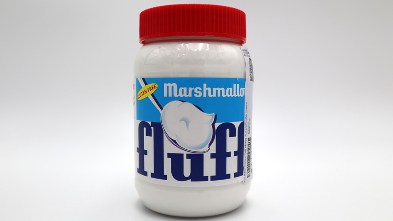 jar of soft and creamy marshmallow fluff