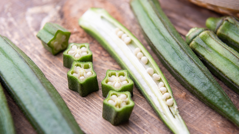 Okra pods and slices