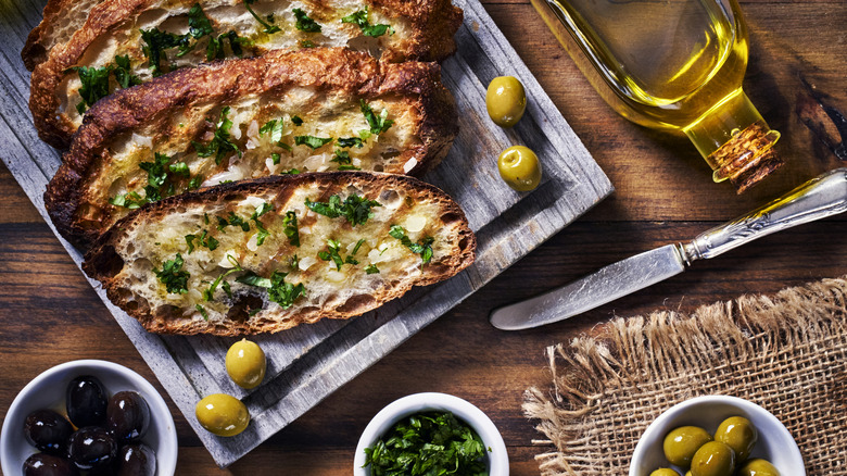 Garlic bread on skillet