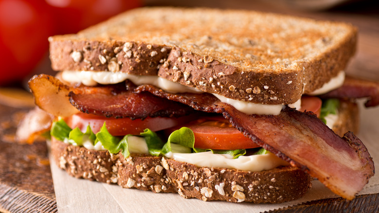 BLT sandwich with mayo