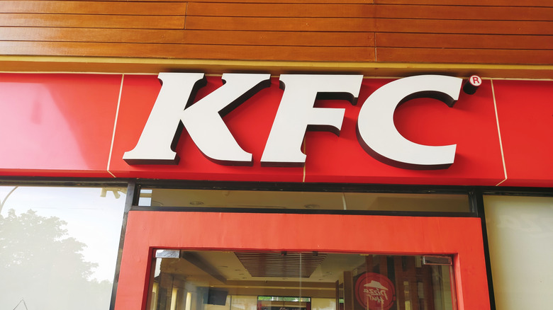 kfc outdoor signage