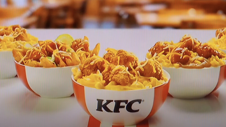 ad for kfc famous bowls 2025