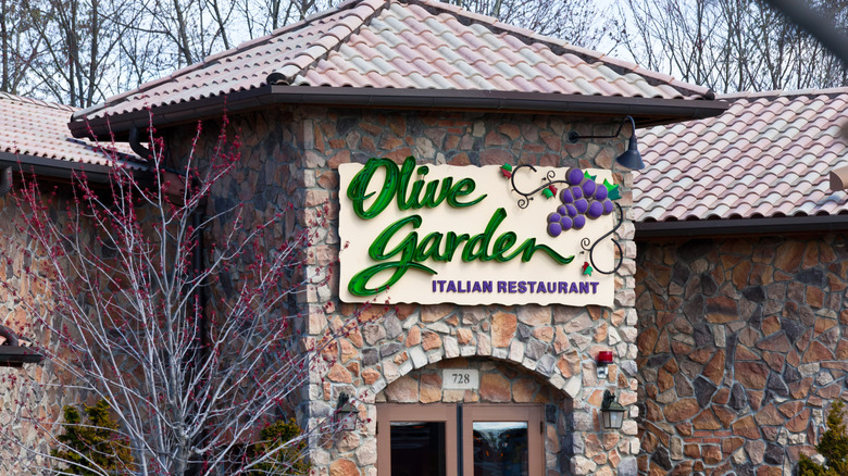 Exterior of an Olive Garden location